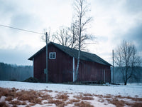 Poster: The empty barn, by Susanne Snaar